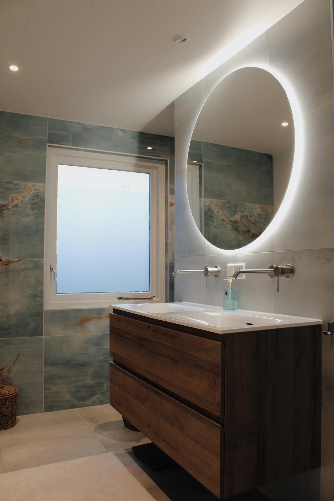 Moderne Badkamer en Toilet